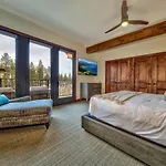 Luxury Three Bedroom Residence Steps From Heavenly Village Condo